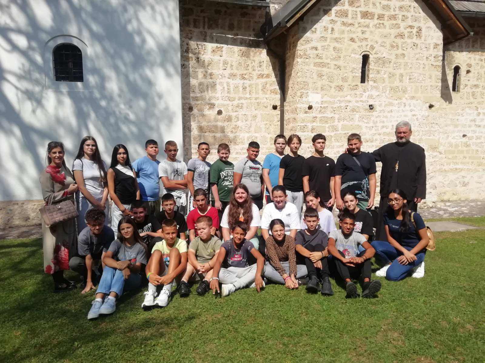 Ученици из Попучака на поклоњењу светињама ваљевског краја