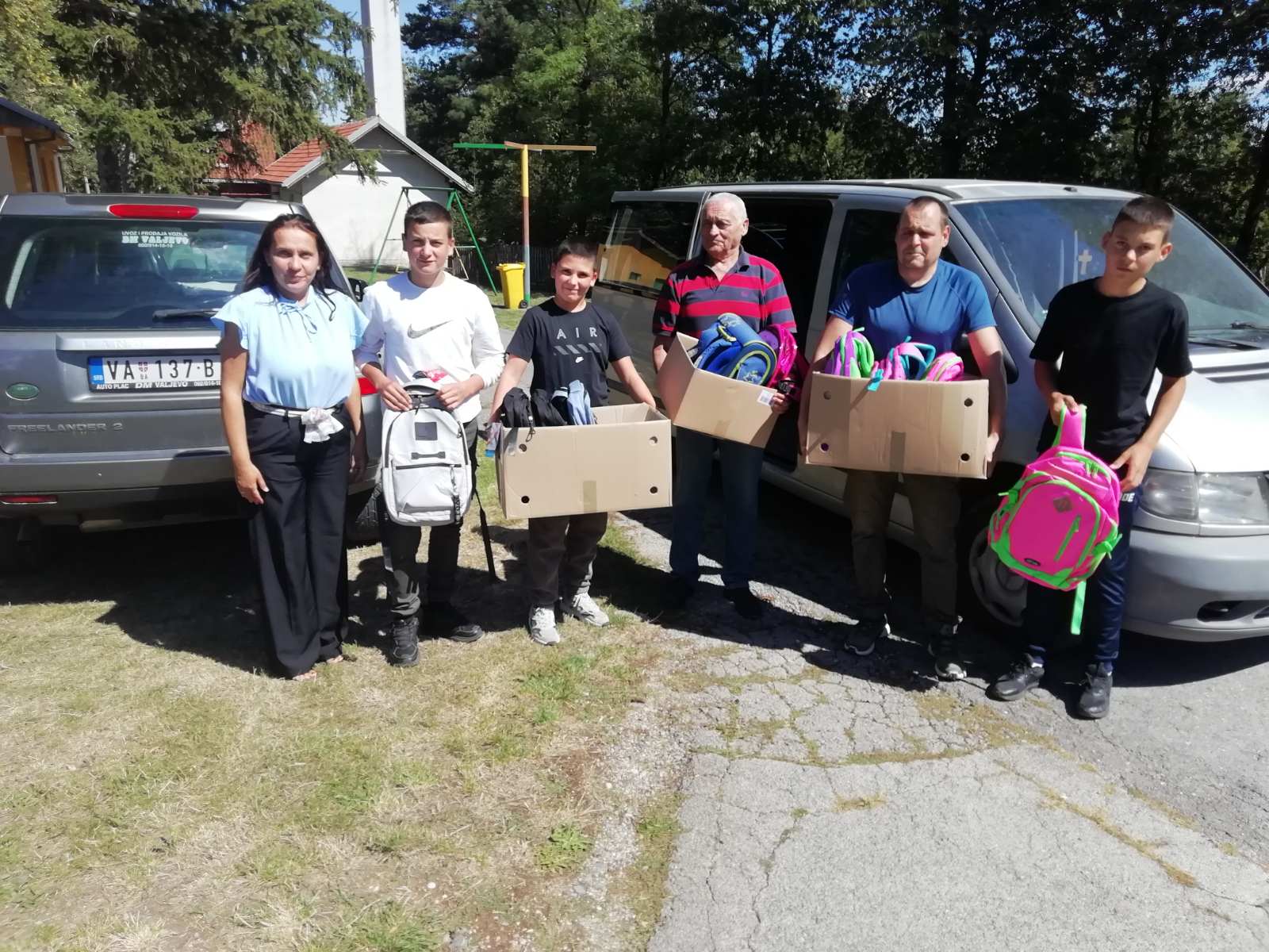 Дарови братства традиционално улепшали почетак школске године