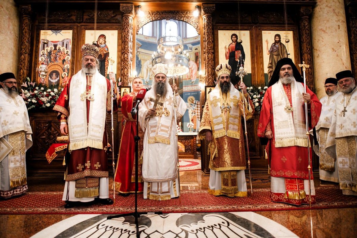 Епископ Исихије на Никољдан у Нишу поводом крсне славе митрополита Арсенија